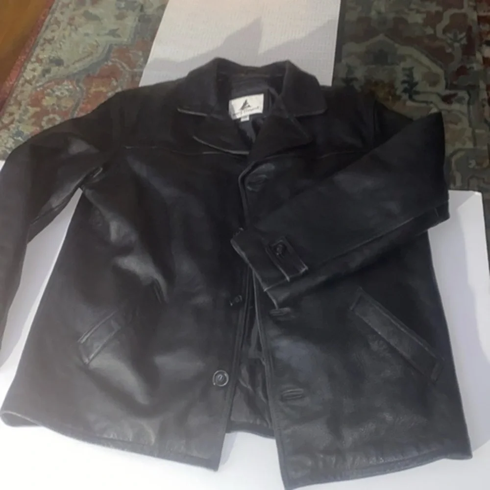 Misty Harbor black 100%leather jacket L